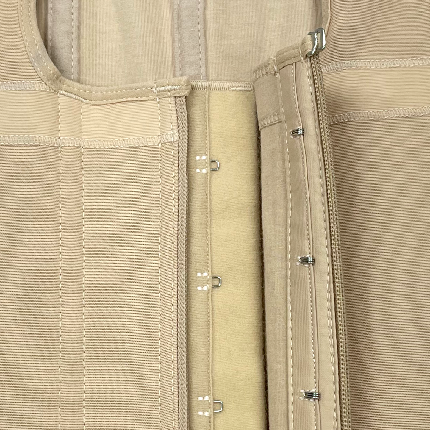CS636 POWERNET-SUPER COMPRESSION VEST FRON ZIPPER AND HOOKS - Bonita Shape