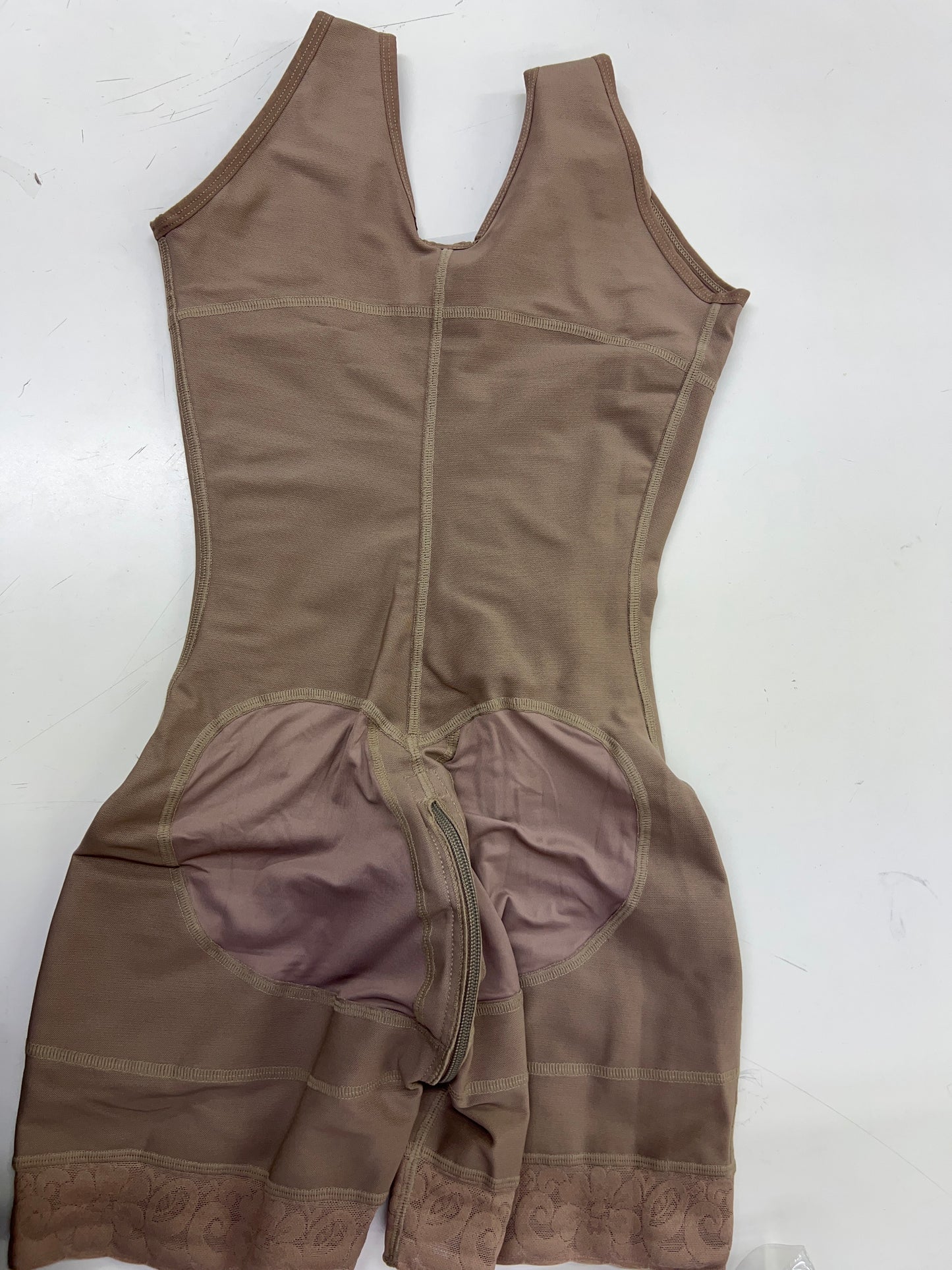 FB724-1zp Short Style High Compression Garment with Thick Straps and Triple Hook Closure - Bonita Shape