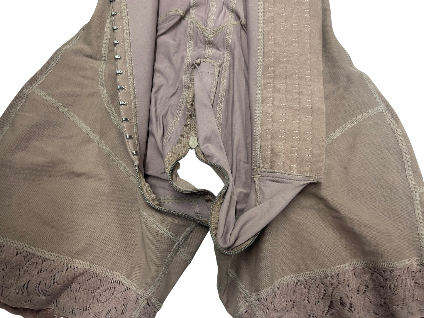 (NEW) FB70166 GUITAR SHAPE FAJA (ONE SIZE) 3RD STAGE