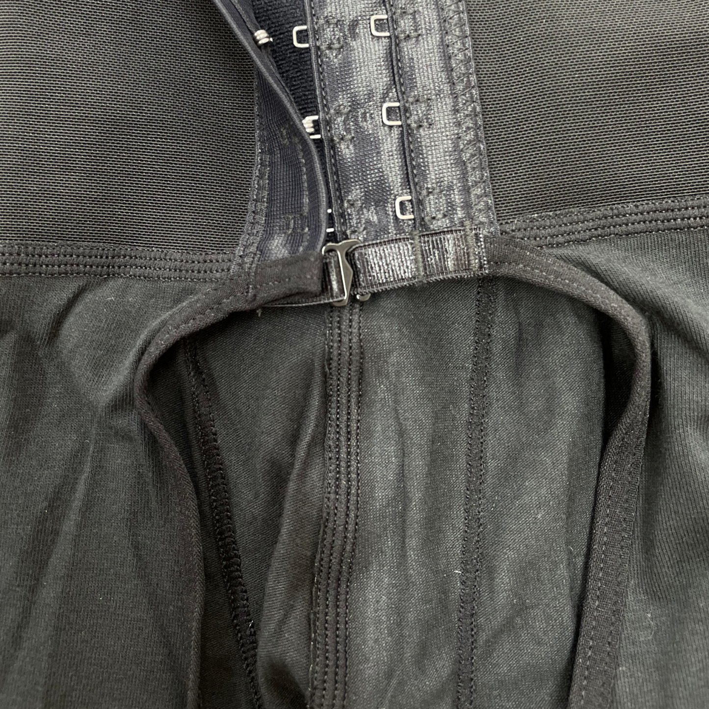 FB1013 MENS FULL BODY WITH HOOKS - Bonita Shape