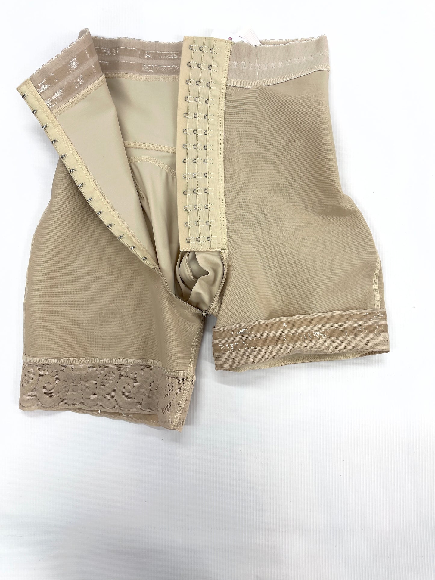 FB70015  Butt lifting short 3Hooks