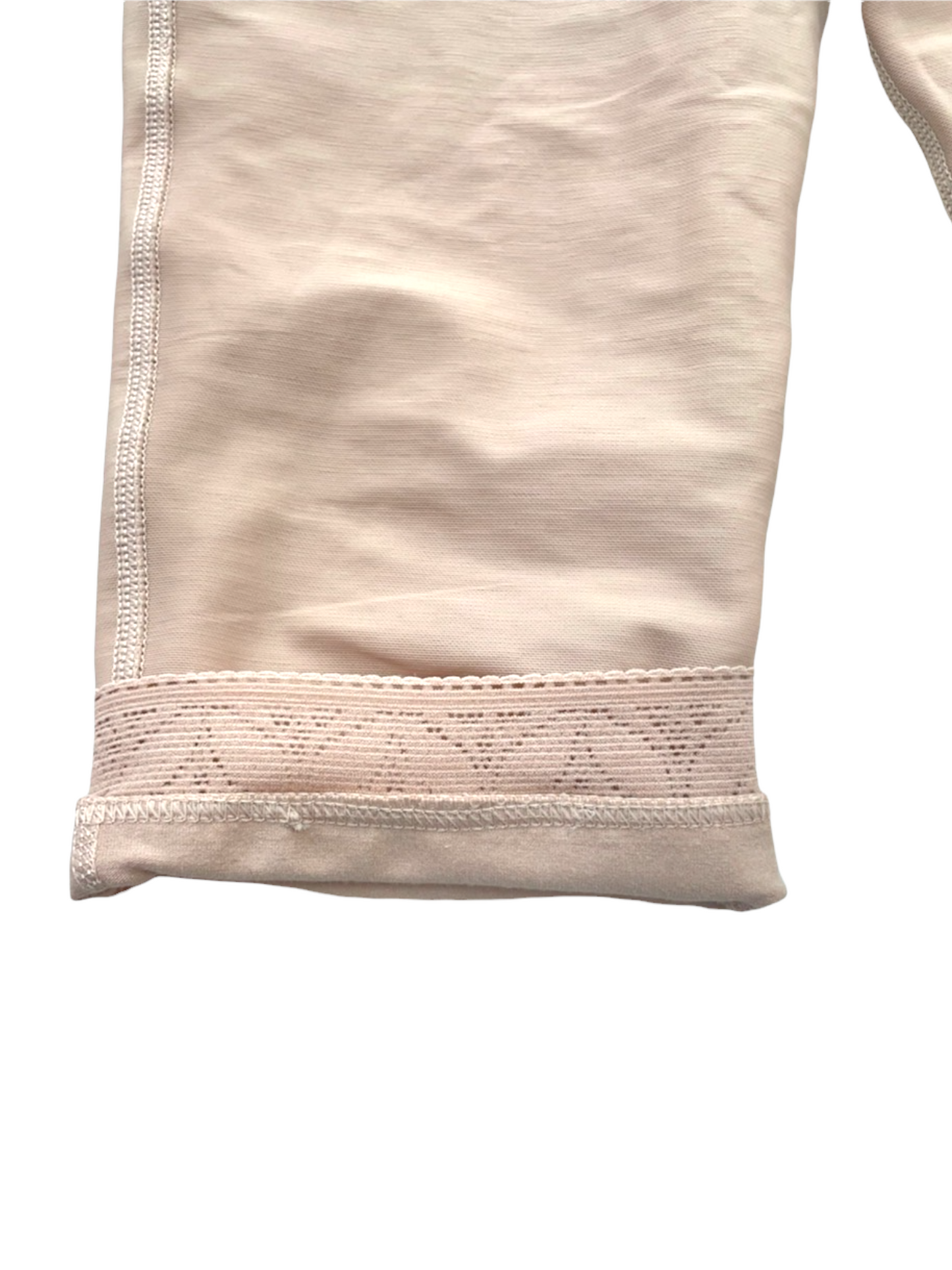 CS671 BUTT LIFT CAPRI WITH THE BUTT OUT