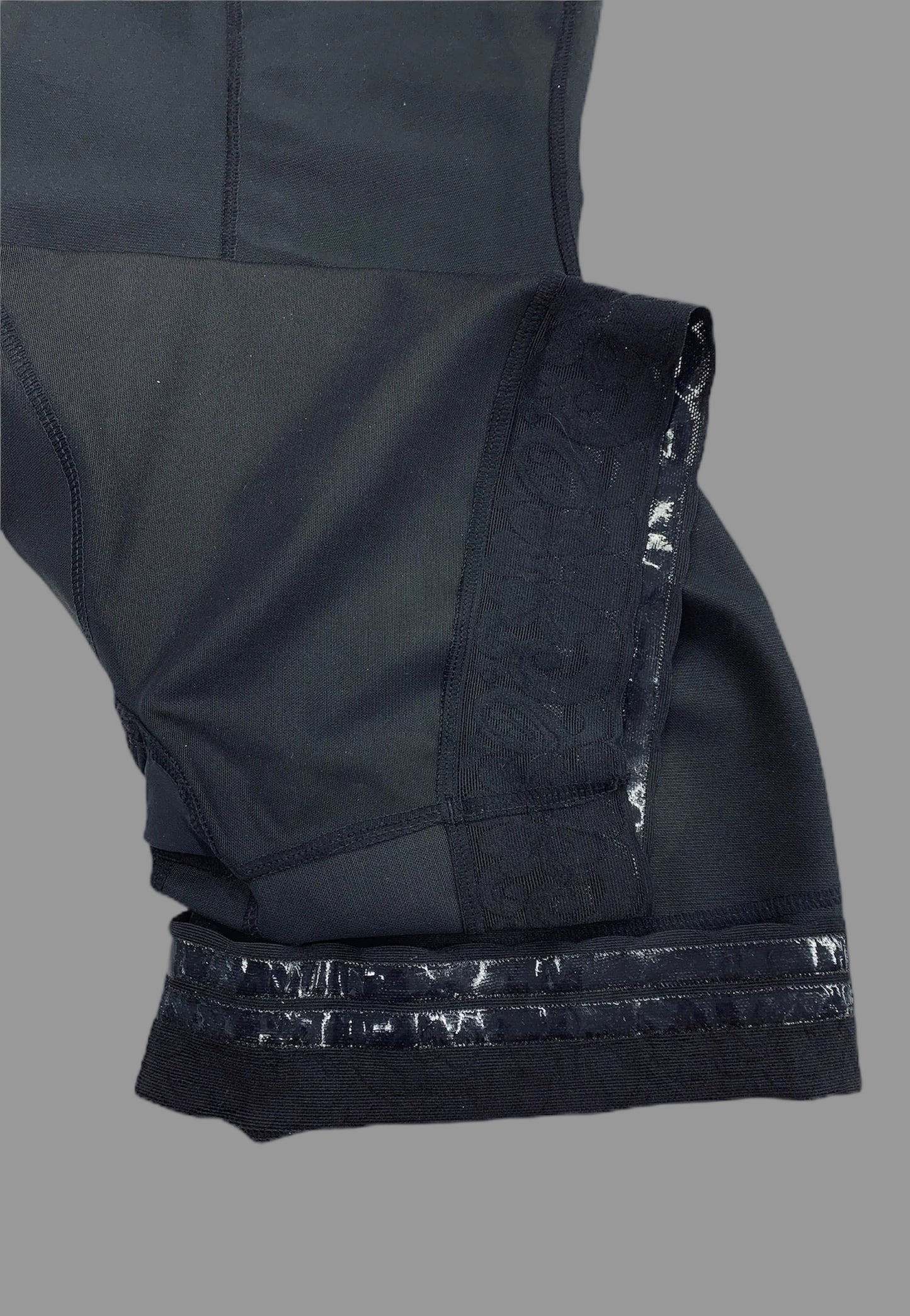 FB724-1zp Short Style High Compression Garment with Thick Straps and Triple Hook Closure - Bonita Shape